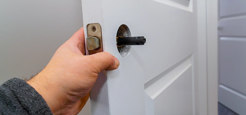 Nighttime Locksmith For Lock Repair in Coral Gables, FL