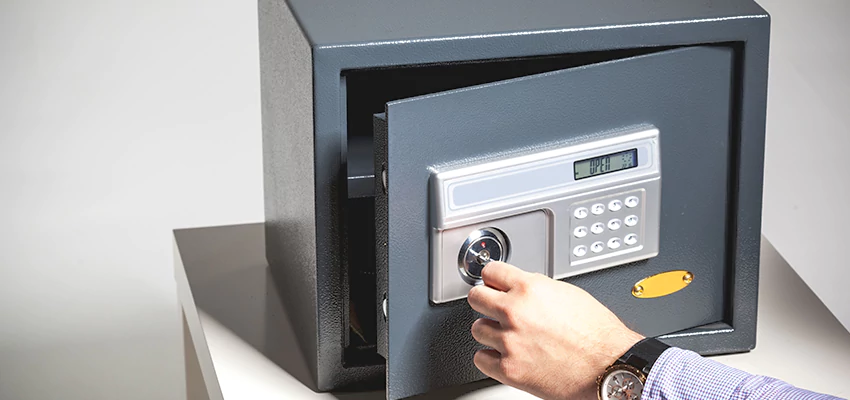 Jewelry Safe Unlocking Service in Coral Gables, Florida